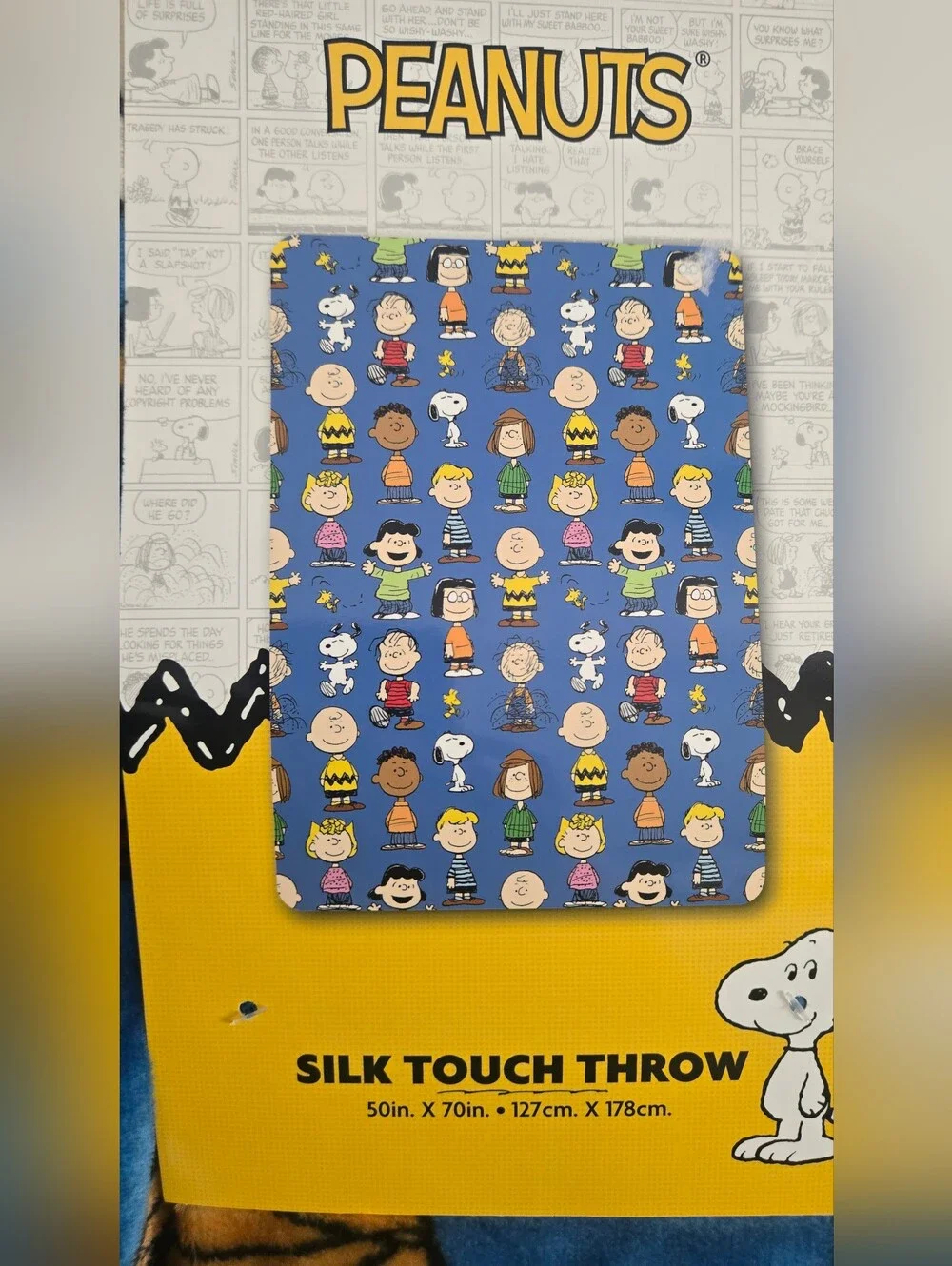 Peanuts Blue Throw Blanket with Charlie Brown & Friends Snoopy,  Light Weight